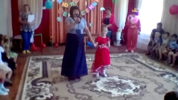 бабушка и внучка